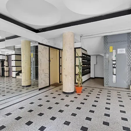 Little & Chic Studio Close To The Victoriei Square *