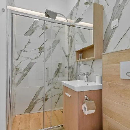 Apartment Little & Chic Studio Close To The Victoriei Square