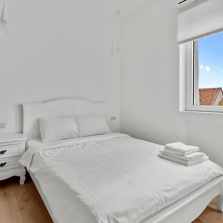 Little & Chic Studio Close To The Victoriei Square Apartment Bucharest